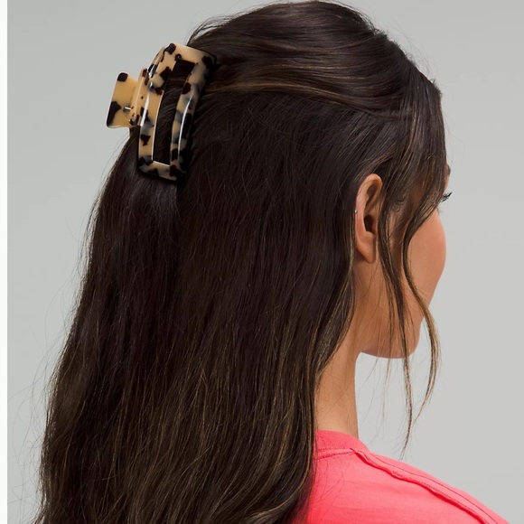 Lululemon Large Claw Hair Clip - Picture 2 of 4